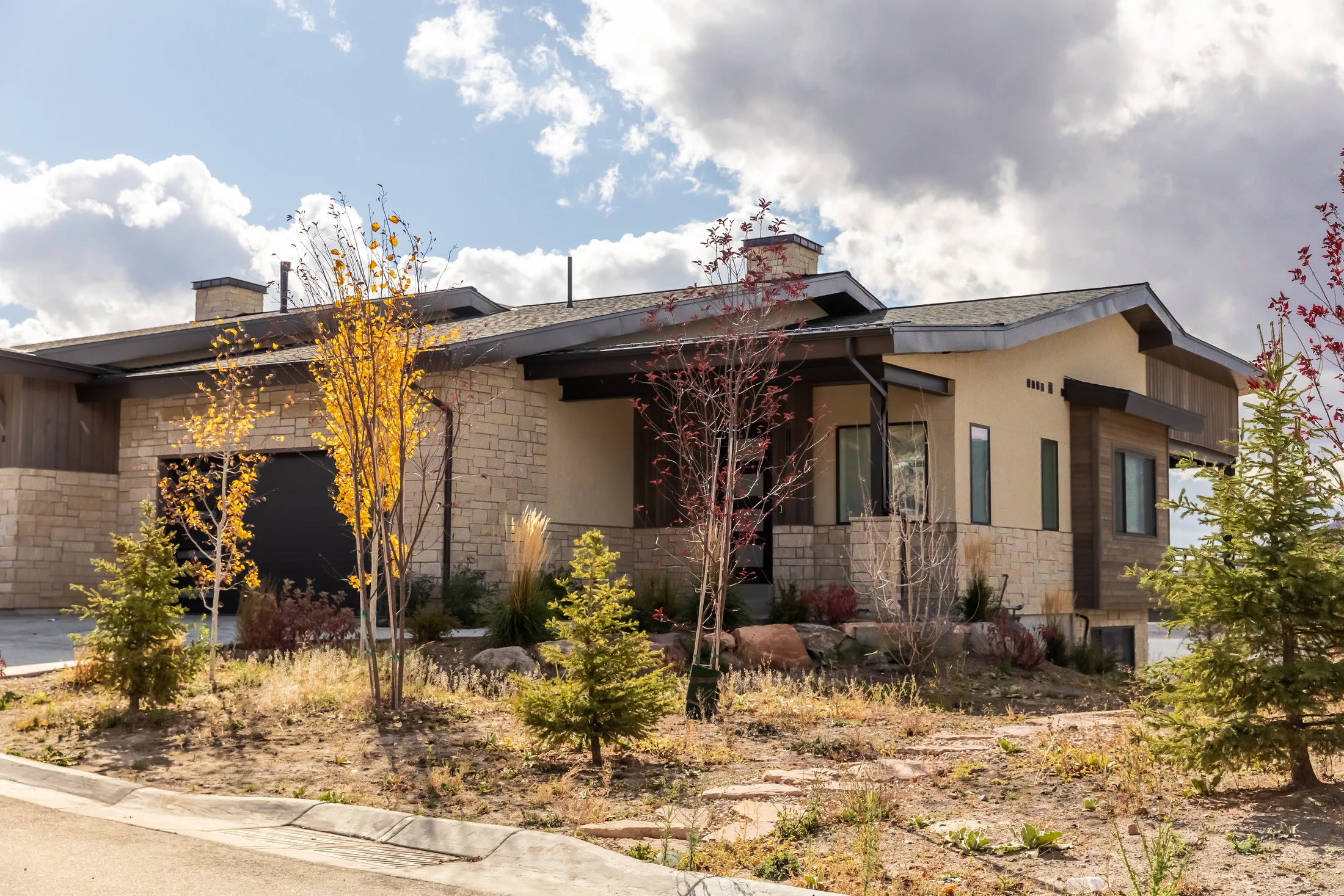 Shoreline Phase I twinhome exterior and autumn landscaping